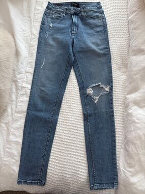 Haala Mid Wash Distressed Women's Jeans - Slim Fit